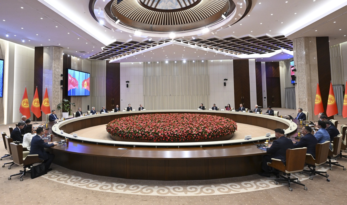 Xi Jinping Kırgızistan'da