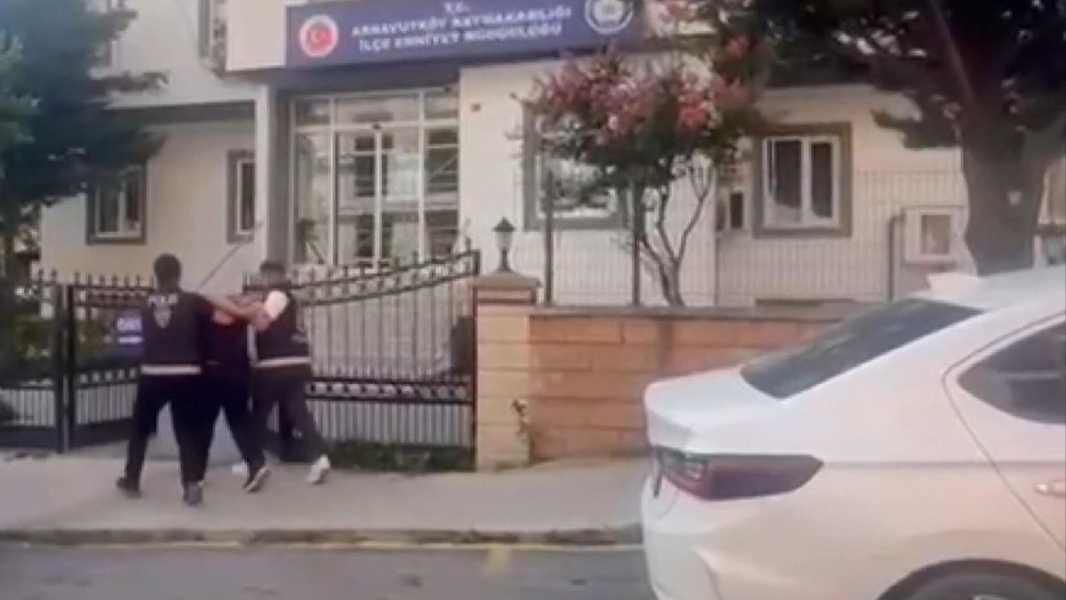 Arnavutköy'de İş Yerine Ateş Açan İki Şüpheli Yakalandı