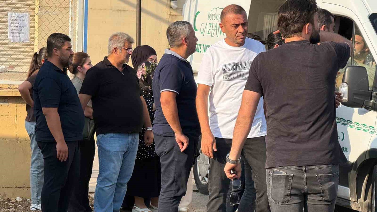Batan gemide hayatını kaybeden Balyemez'in cenazesi Gaziantep'e getirildi