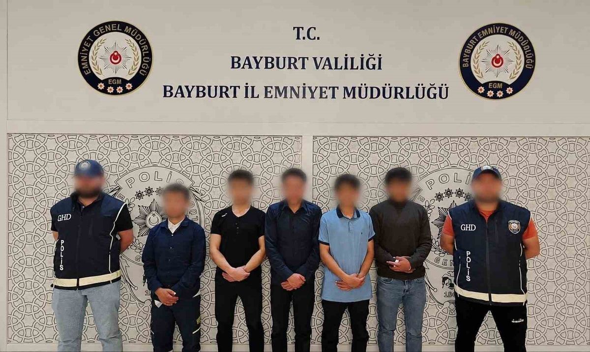 Bayburt'ta 5 düzensiz göçmen yakalandı