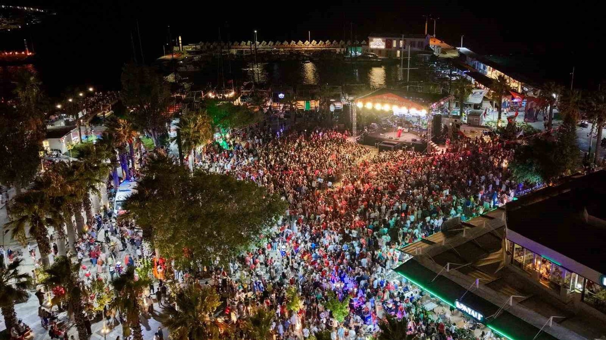 Bodrum ve Turgutreis'te Zafer Bayramı Coşkusu