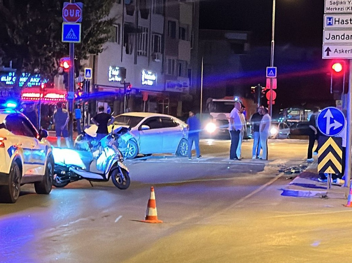 İnegöl'de Otomobil Kazası: 9 Yaralı
