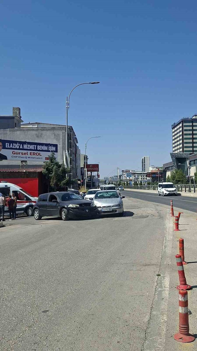 Elazığ'da Trafik Kazası: 1 Yaralı