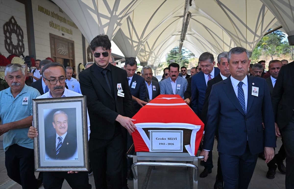 Eski Vekil Cevdet Selvi Son Yolculuğuna Uğurlandı