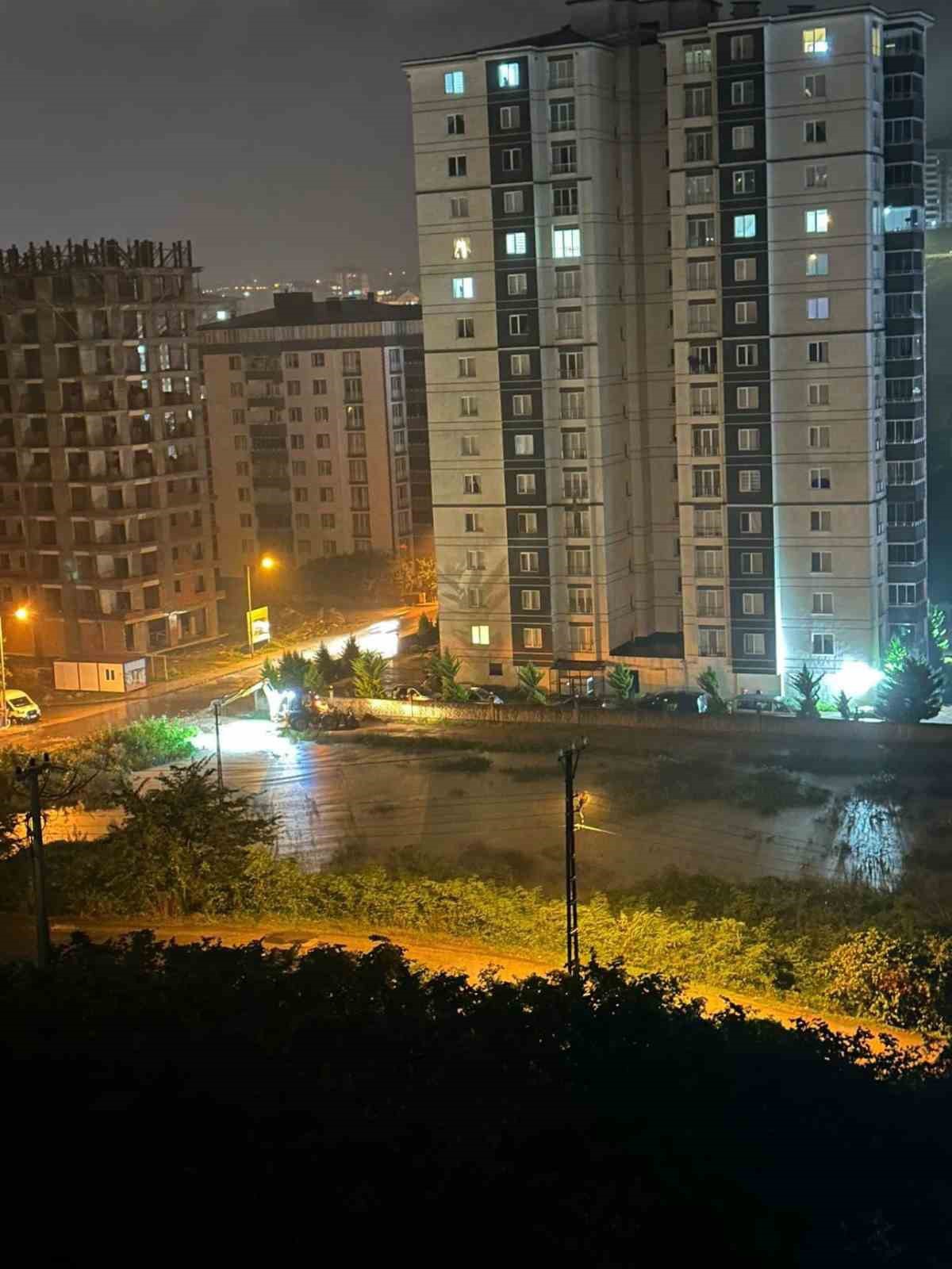 Fatsa'da Sağanak Yağış Ulaşımı Aksattı
