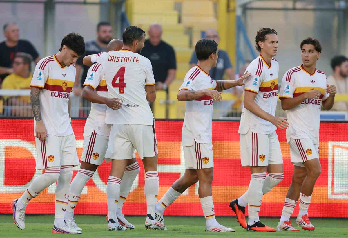 Roma, Fenerbahçe Öncesi İki Galibiyetle Lider