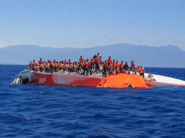 Girne açıklarında batan yolcu gemisinin kaptanı tutuklandı