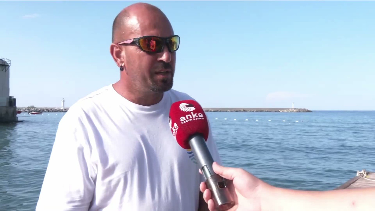 Girne'de Yolcu Gemisi Alabora Oldu