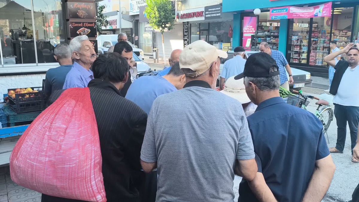 Osmaniye'de Hayırseverden Bedava Börek
