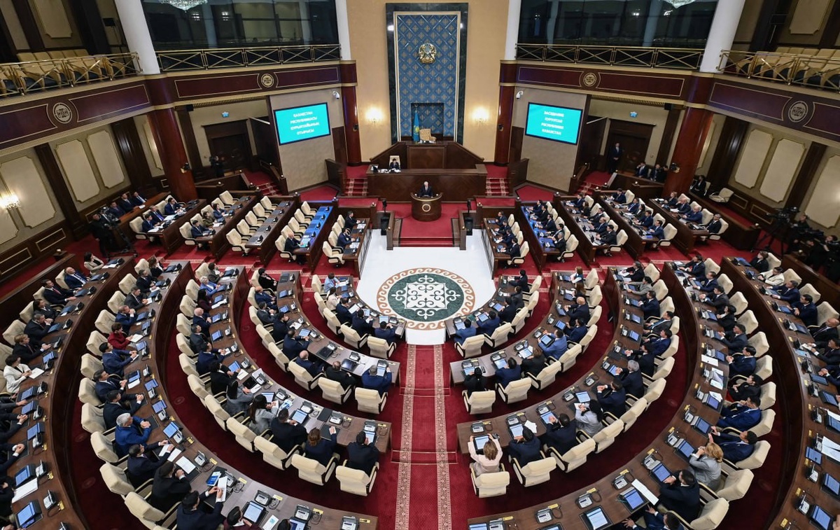 Kazakistan'da Yeni Atamalar