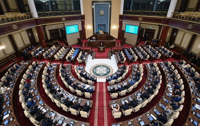 Kazakistan'da Yeni Atamalar