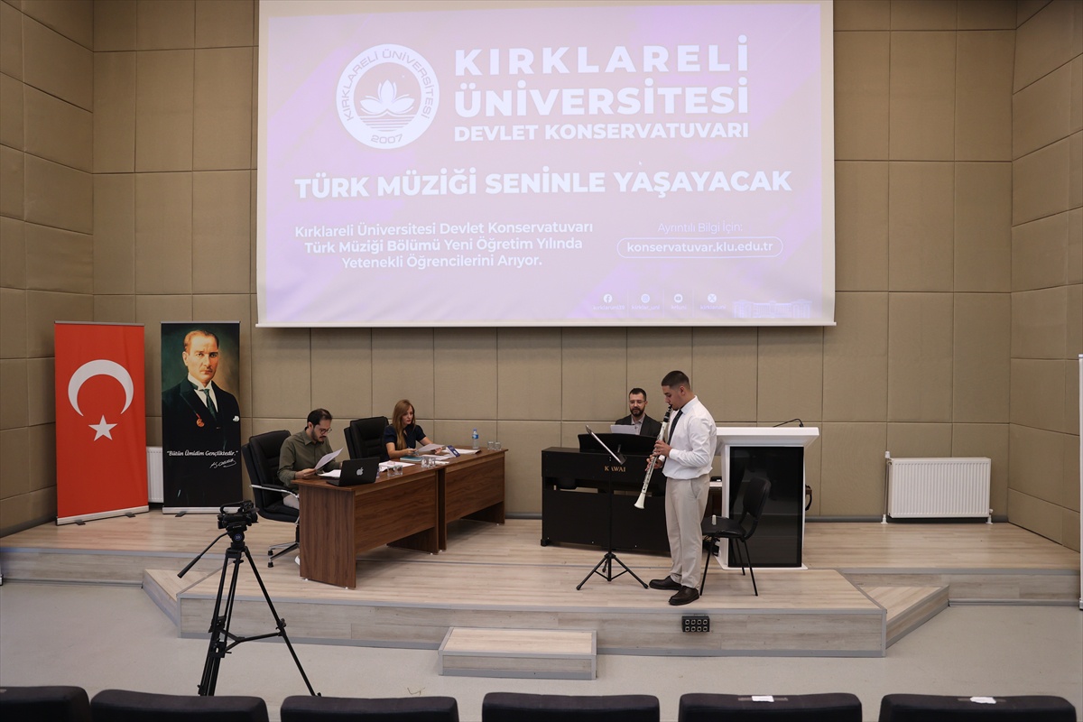 Kırklareli Üniversitesi\'nde Türk Müziği Yetenek Sınavı Heyecanı