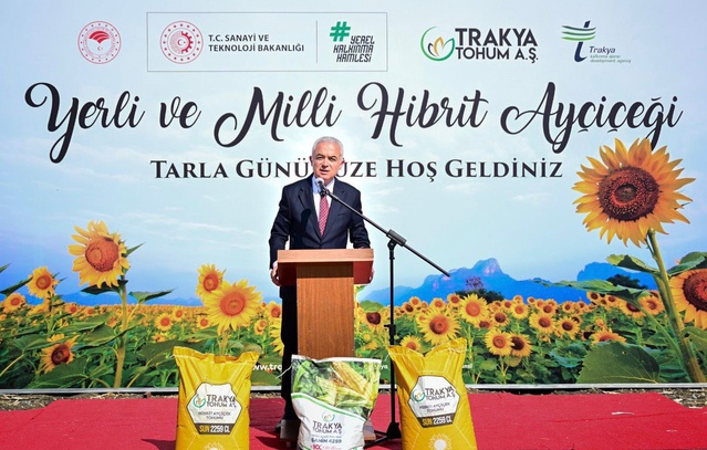 Yerli Hibrit Ayçiçeği Hasadı Kutlandı