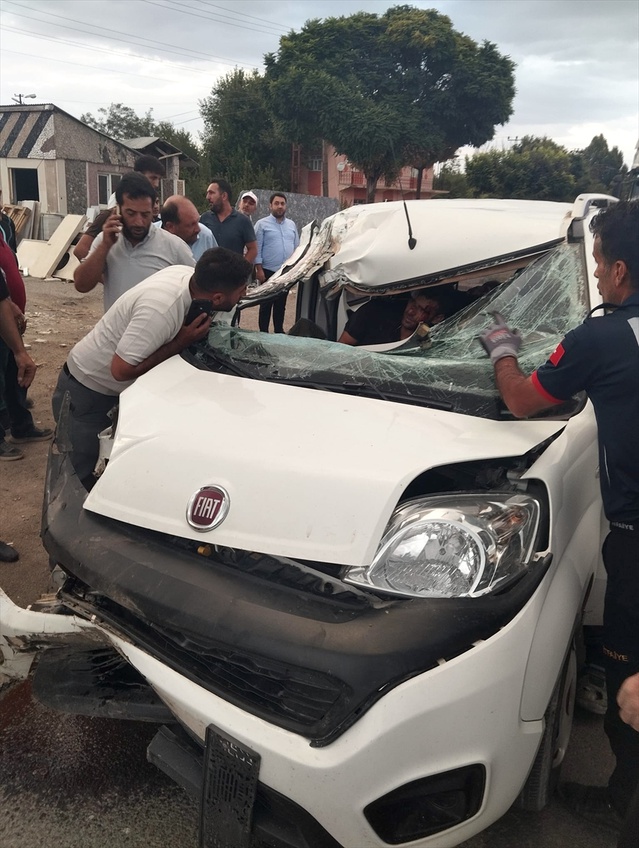 Muş'ta Trafik Kazası: 1'i Ağır 3 Yaralı