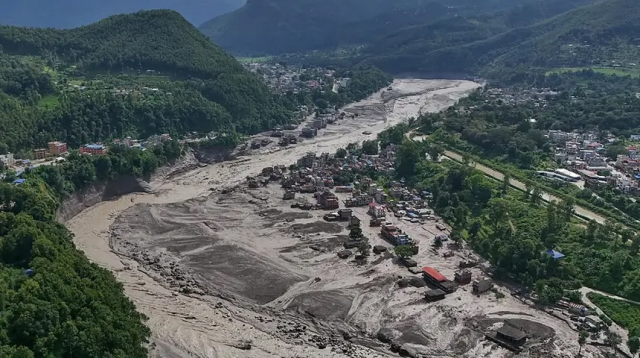 Nepal'deki sel felaketinde ölü sayısı 903'e yükseldi!