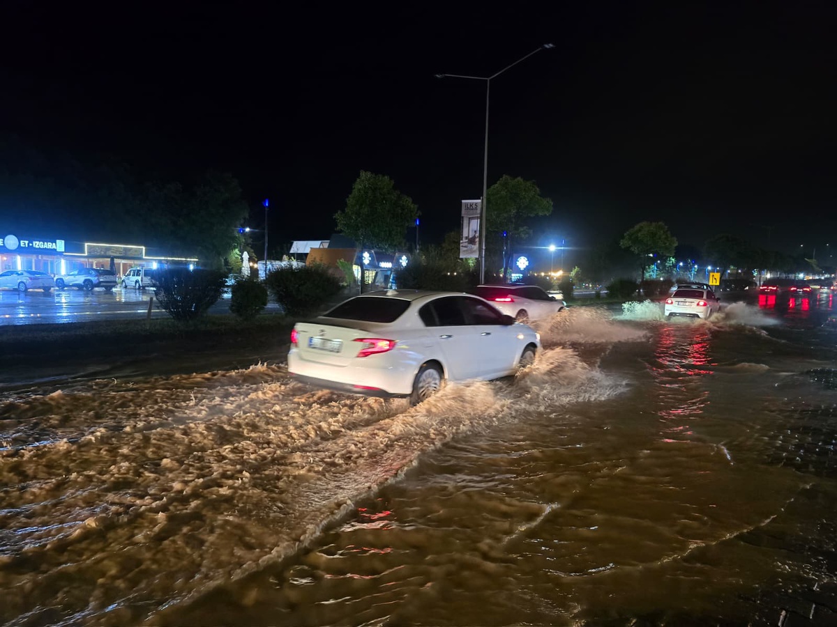 Fatsa’da Sağanak Yağış Zorluk Yarattı