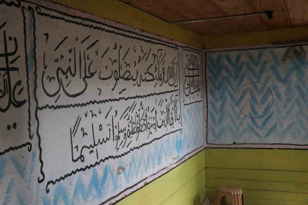 Akyazı'daki Ahşap Cami Restore Edilmeli