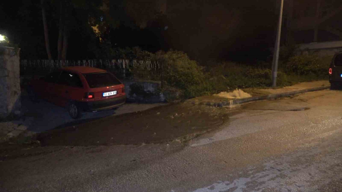 Samsun'da Su Borusu Arızası: 2 Saat Süren Su Akışı
