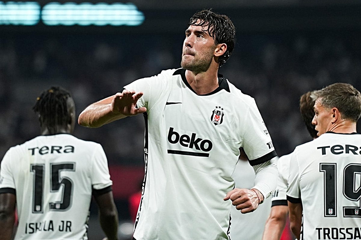 Vlahovic\'i tutabilene aşk olsun! Dolmabahçe\'de şov yaptı