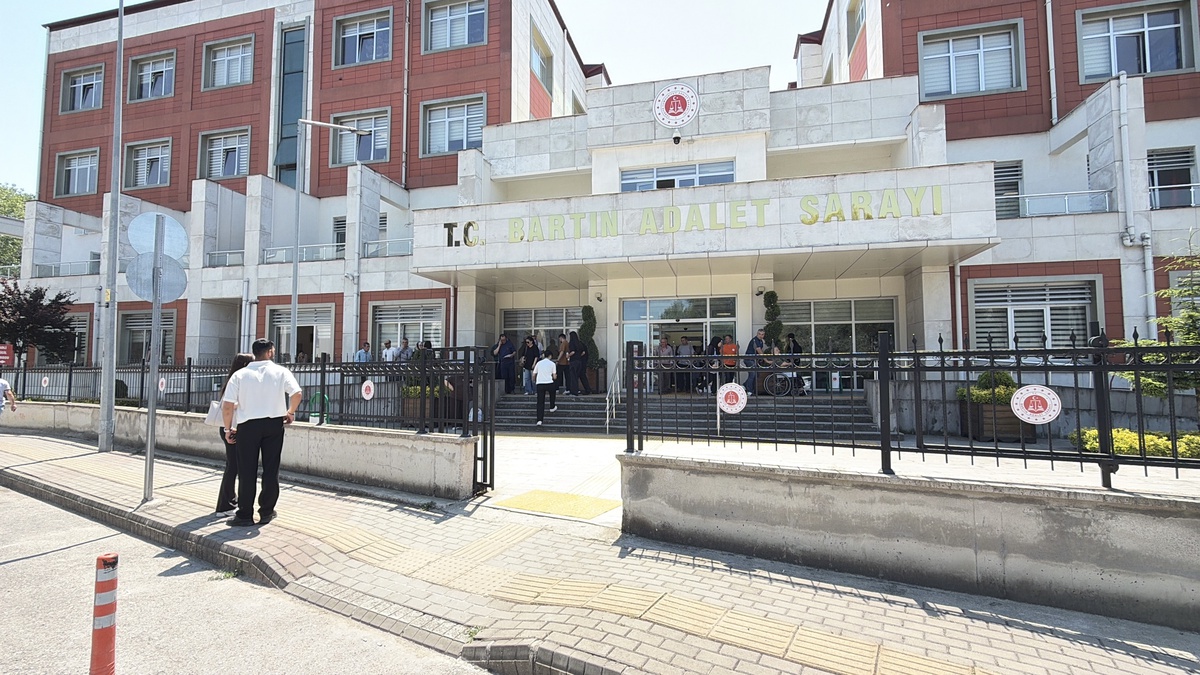 Amasra'daki 13 yaşındaki G.Ö.'ye cinsel istismar davasında 33 sanıktan 16'sına hapis, 9 beraat