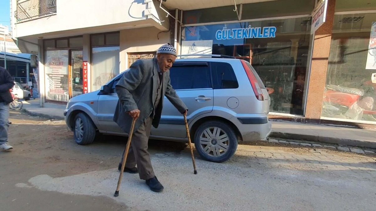 92 Yaşındaki Semerci Mehmet Ali Ağaçcı