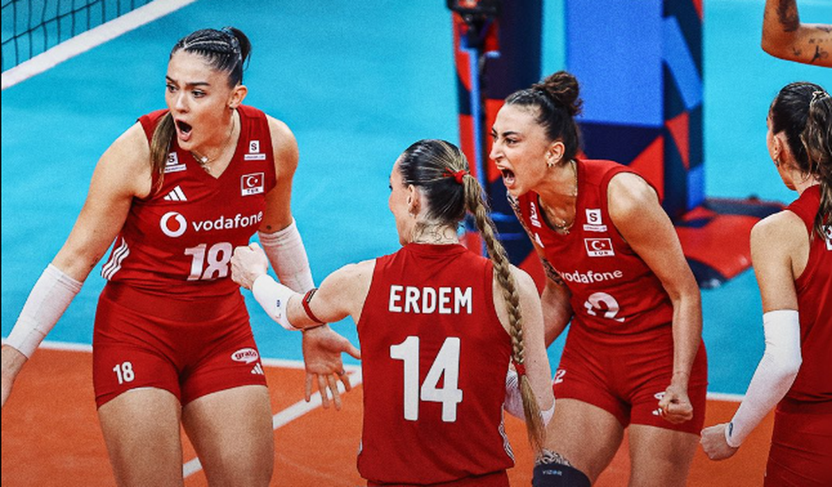 A Milli Kadın Voleybol Takımı, Azerbaycan'ı 3-0 Yenerek Çeyrek Finalde Almanya'nın Rakibi Oldu