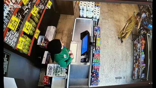 Ablasını aramak için çıkıp kaybolan 13 yaşındaki kız, konsoloslukta bulundu