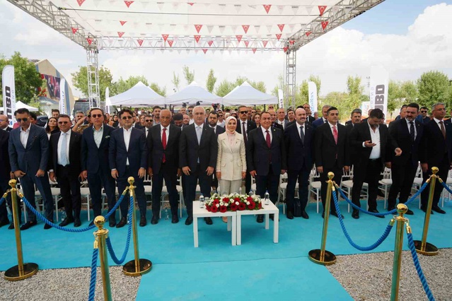 Bakan Göktaş: 'Çocuklar ev ortamında büyüyor'
