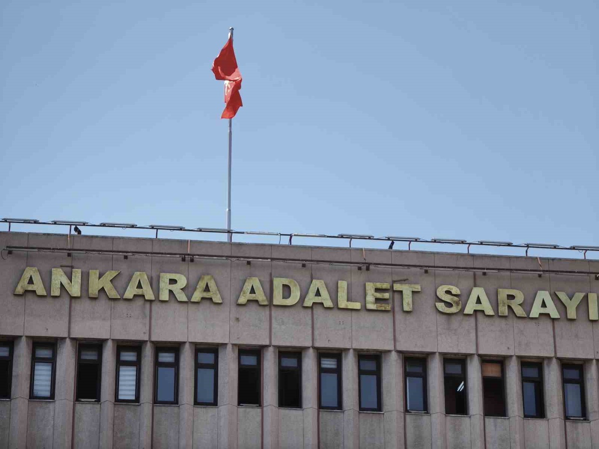 Eski Bakan İdris Naim Şahin, Alihan Kuriş suç örgütü soruşturmasında Ankara Adliyesi'nde ifade verdi