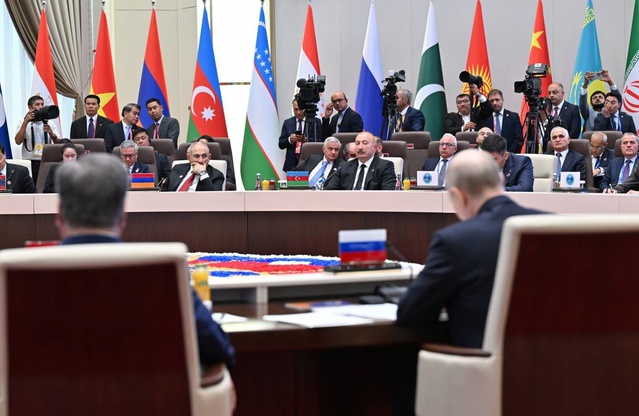 Azerbaycan Cumhurbaşkanı Aliyev, Ermenistan ile ticaret hacmini artırma ve yeni kara ulaşım bağlantıları kurma çalışmalarını açıkladı
