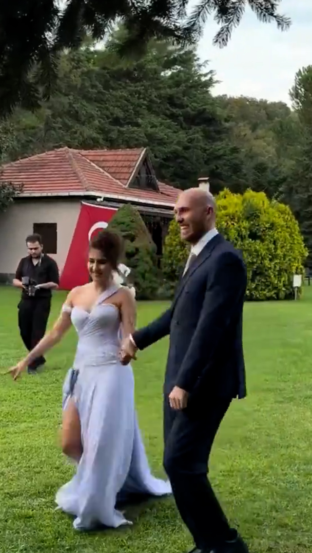 Altın takmasını beklediler! Şevket Çoruh’un kızına hediyesi bambaşka çıktı