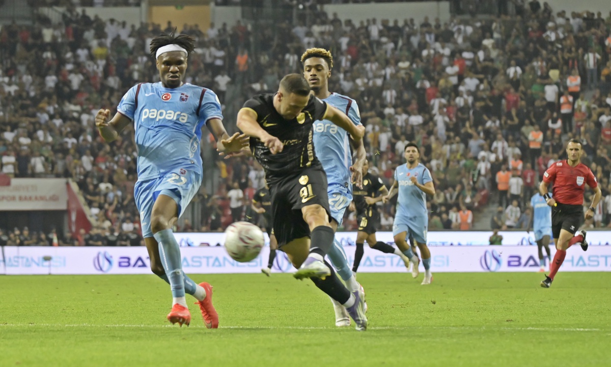 Amed, Trabzonspor'u 2-1 Yendi