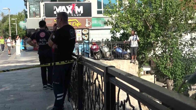 İntihar girişiminde insanlık dersi! Üç saat boyunca başından ayrılmadı