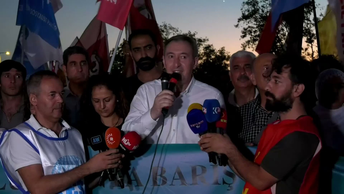 DEM Parti Eş Genel Başkanı Bakırhan: Barış imkanı iyi değerlendirilmeli, 86 milyonun sorumluluğu