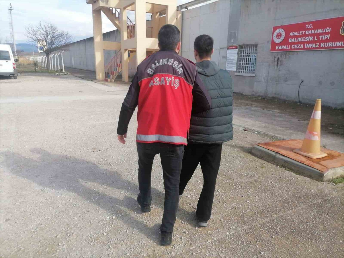 Balıkesir'de bir haftalık polis çalışmasında 70 aranan şahıs yakalandı, narkotikte 10 tutuklama