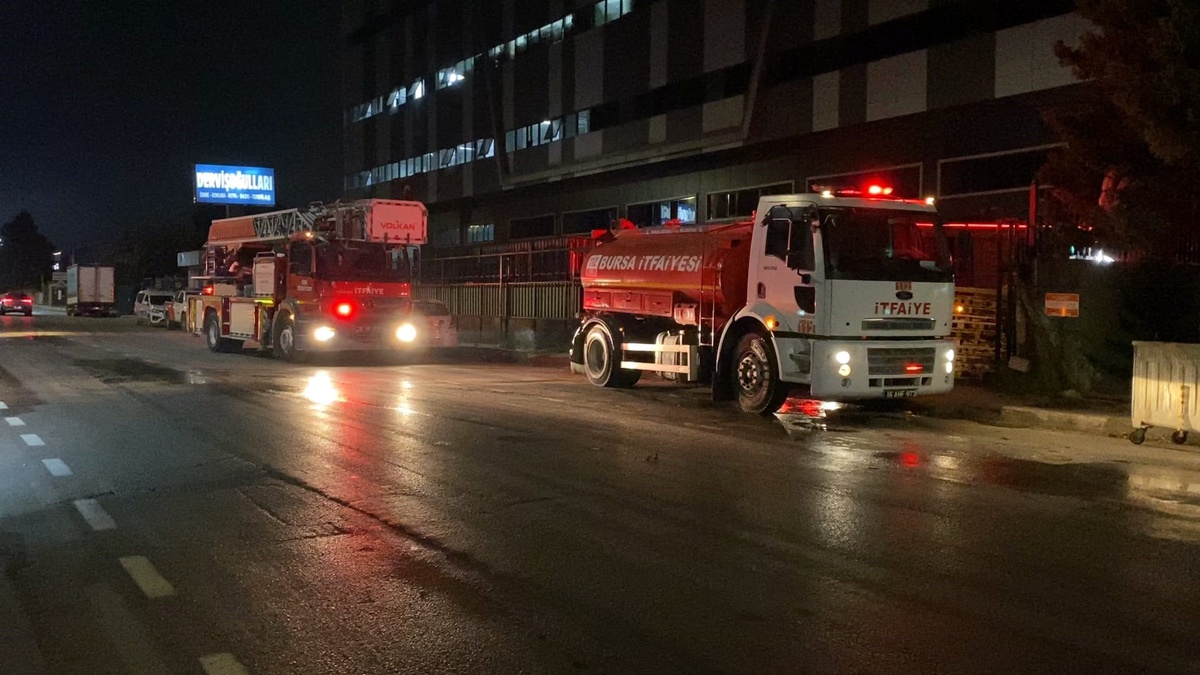 İnegöl'de tekstil fabrikasında yangın