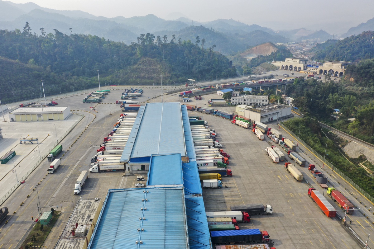 Çin-ASEAN Ticareti 2025'te 1,05 Trilyon Dolarla Rekor Kırdı; 2026'nın İlk 7 Ayında Artış Yüzde 24,7'ye Ulaştı