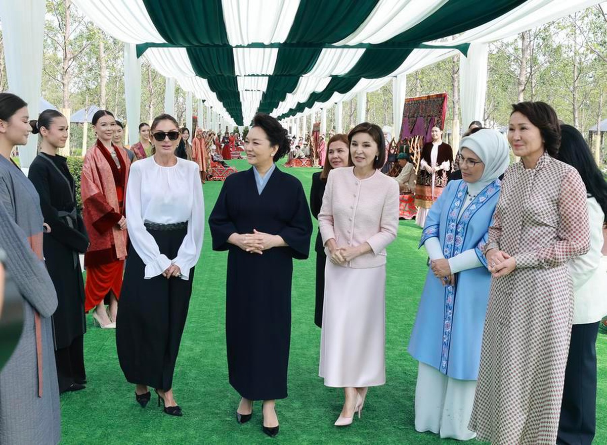 Kırgızistan'da ŞİÖ Zirvesi etkinliğinde Peng Liyuan, Kırgız sanatçıları Çin'e davet etti, kültürel etkileş...