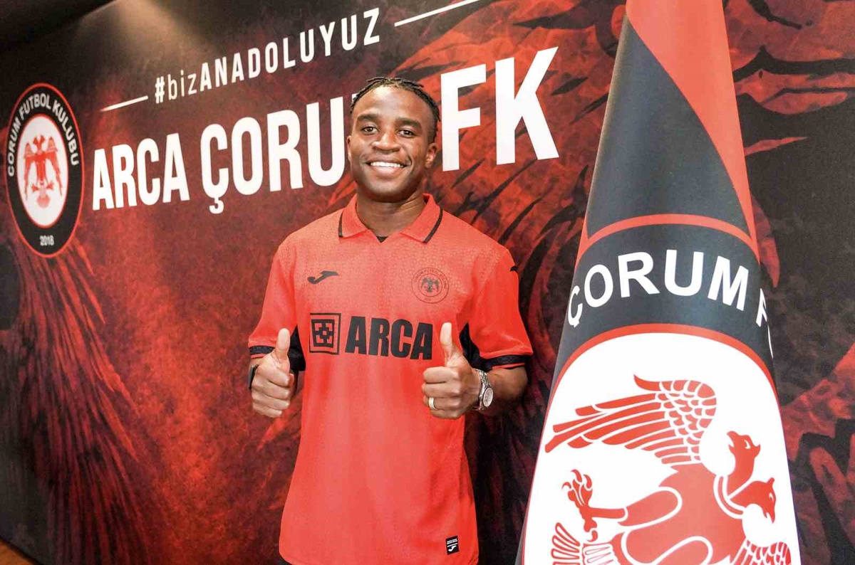 Çorum FK, 22 yaşındaki Alman santrfor Youssoufa Moukoko'yu Kopenhag'dan satın alma opsiyonuyla kiraladı