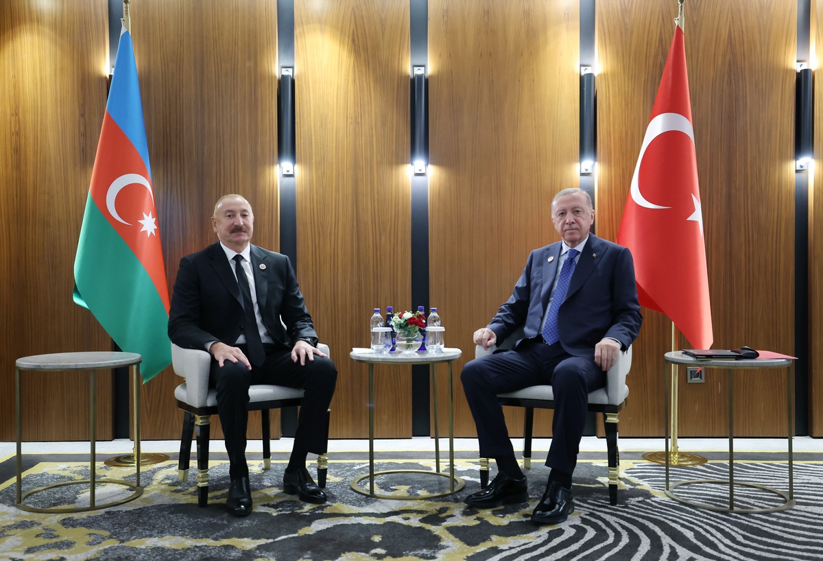 Erdoğan ve Aliyev Bişkek'te Buluştu