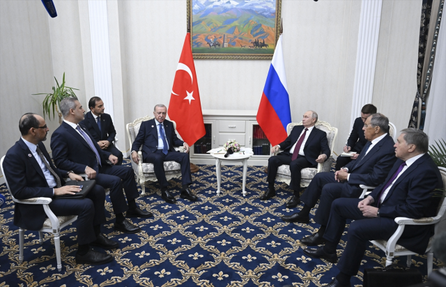 Cumhurbaşkanı Erdoğan ile Rusya Devlet Başkanı Putin Bişkek'te görüştü