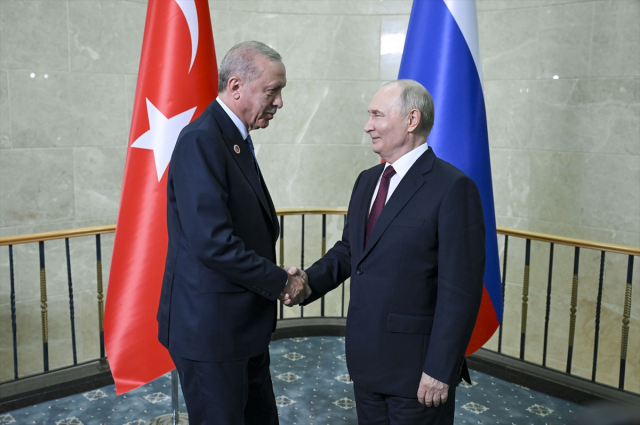 Cumhurbaşkanı Erdoğan ile Rusya Devlet Başkanı Putin Bişkek'te görüştü