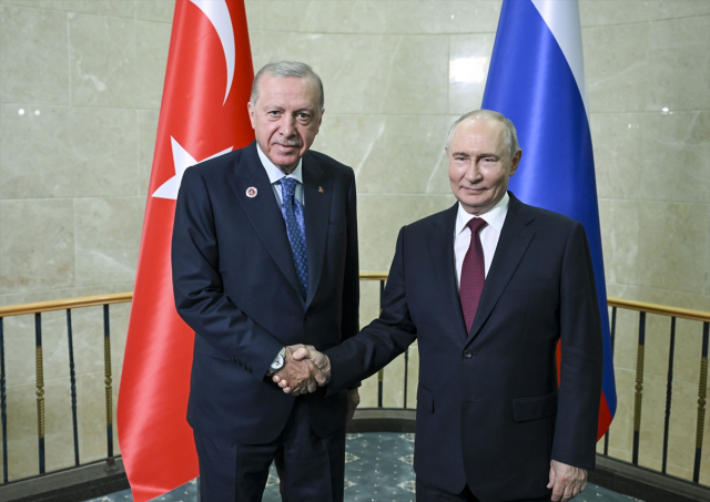 Cumhurbaşkanı Erdoğan ile Rusya Devlet Başkanı Putin Bişkek'te görüştü