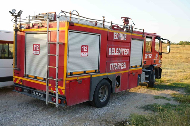 Edirne'de Musabeyli-Demirhanlı arasında 3 araçlı zincirleme kazada 6 kişi yaralandı