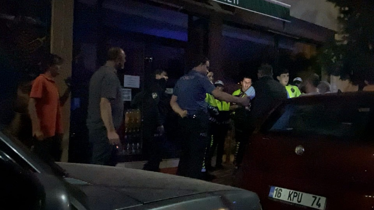 İnegöl'de Ehliyetsiz Sürücünün Polise Zor Anları: 1.74 Promil Alkol, 110 Bin 662 TL Ceza
