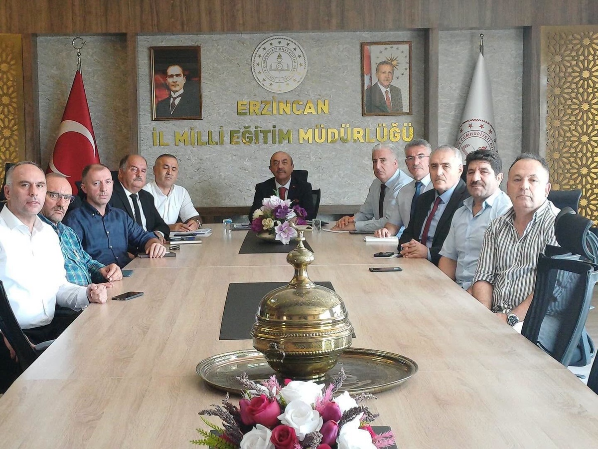 Erzincan'da İmam Hatip Okulları Yöneticileri 2026-2027 Eğitim Yılı İçin İstişare Toplantısında Buluştu