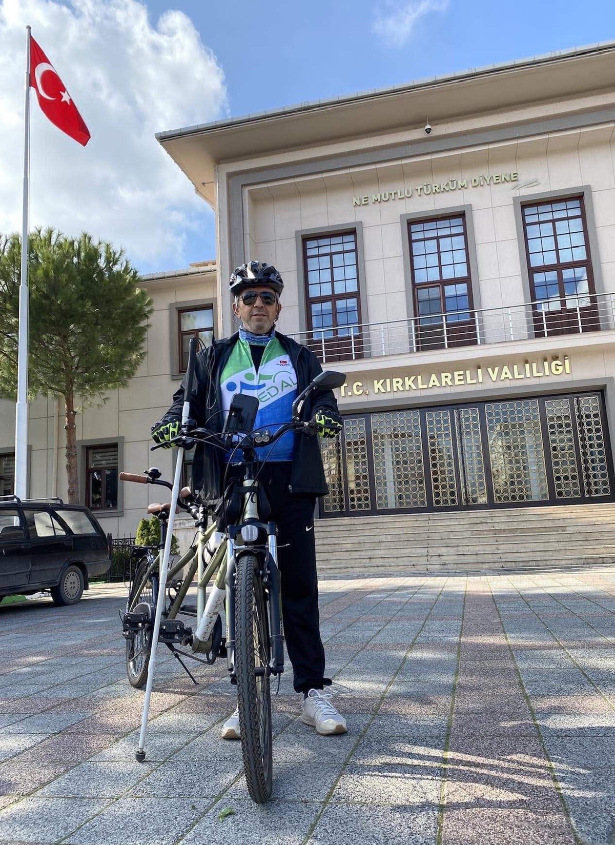 Kırklareli'de Görme Engelli Dernek Temsilcisi Necati Geniş (52) Balkondan Düşerek Hayatını Kaybetti