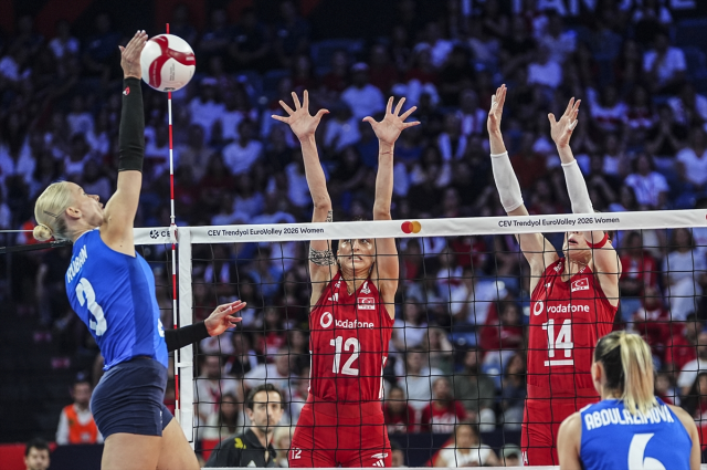 Filenin Sultanları rakibine set vermeden çeyrek finalde