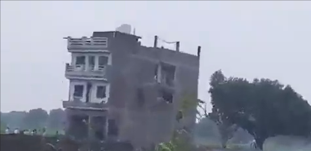 Hindistan'da havai fişek fabrikasındaki patlamada 11 kişi hayatını kaybetti