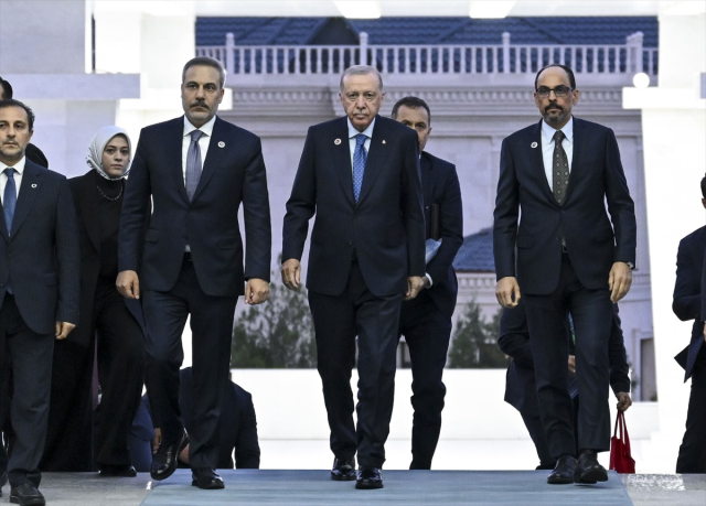İbrahim Kalın'ın yeni imajı dikkat çekti